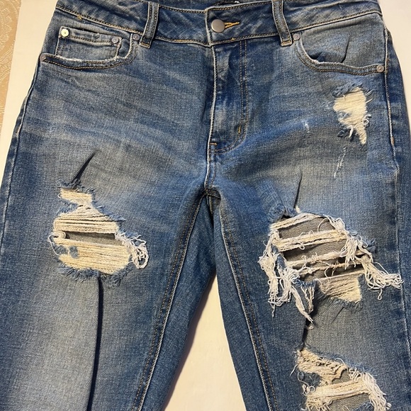 Fashion Nova Ripped Medium Wash Jeans - Picture 9 of 10
